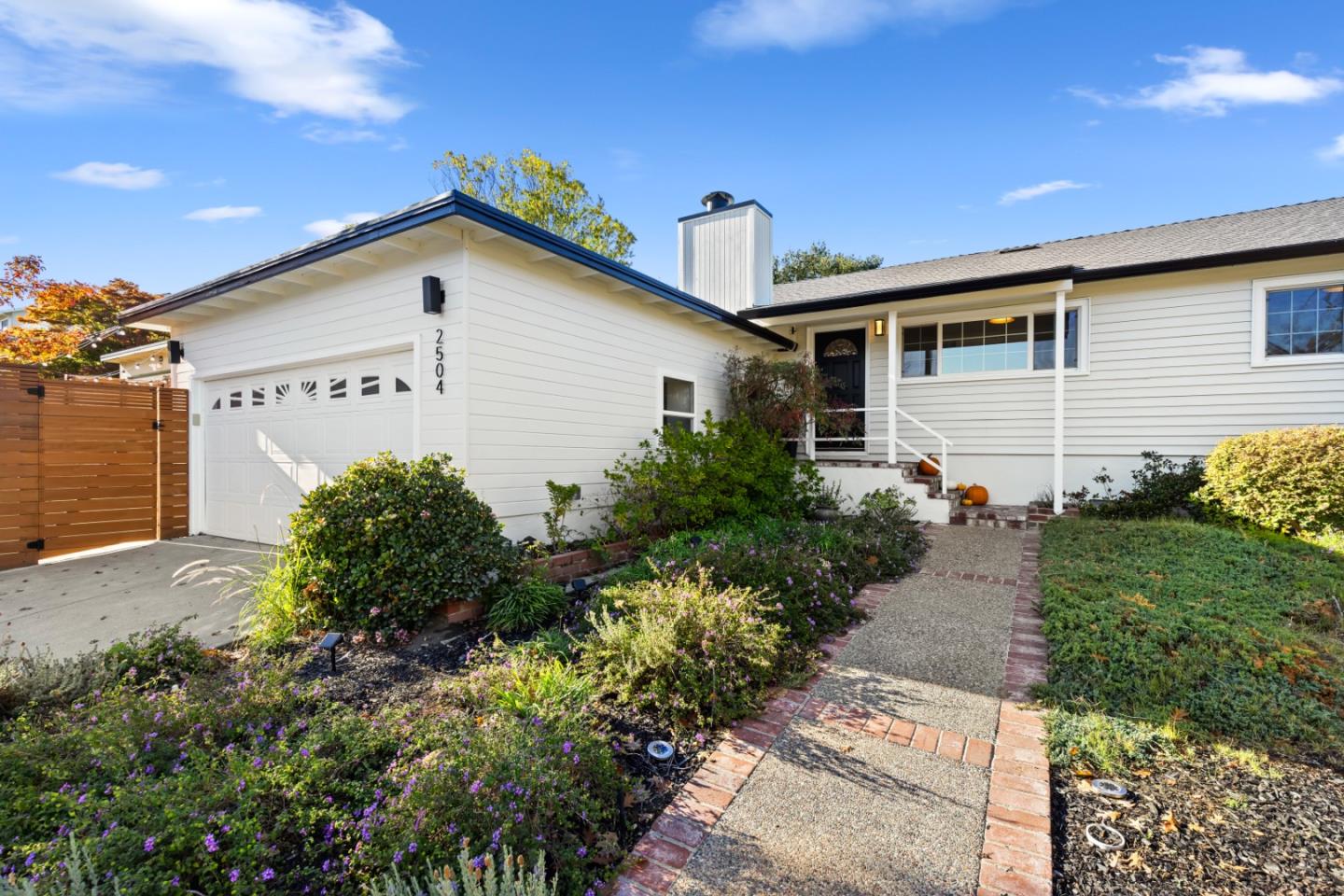 Front Image Thumbnail for ML82026256