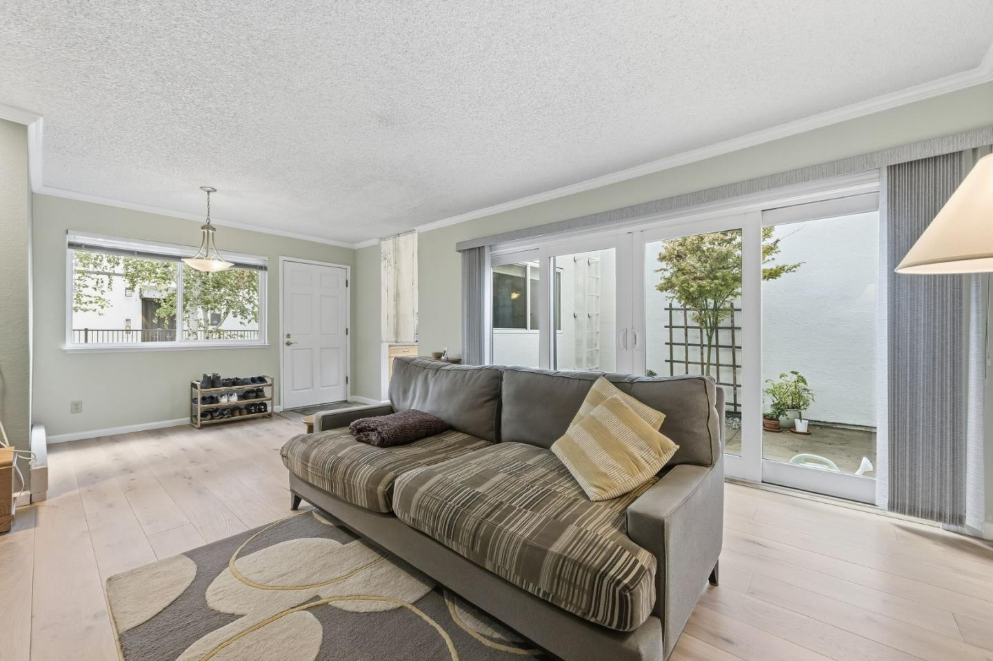 Front Image Thumbnail for ML82026272