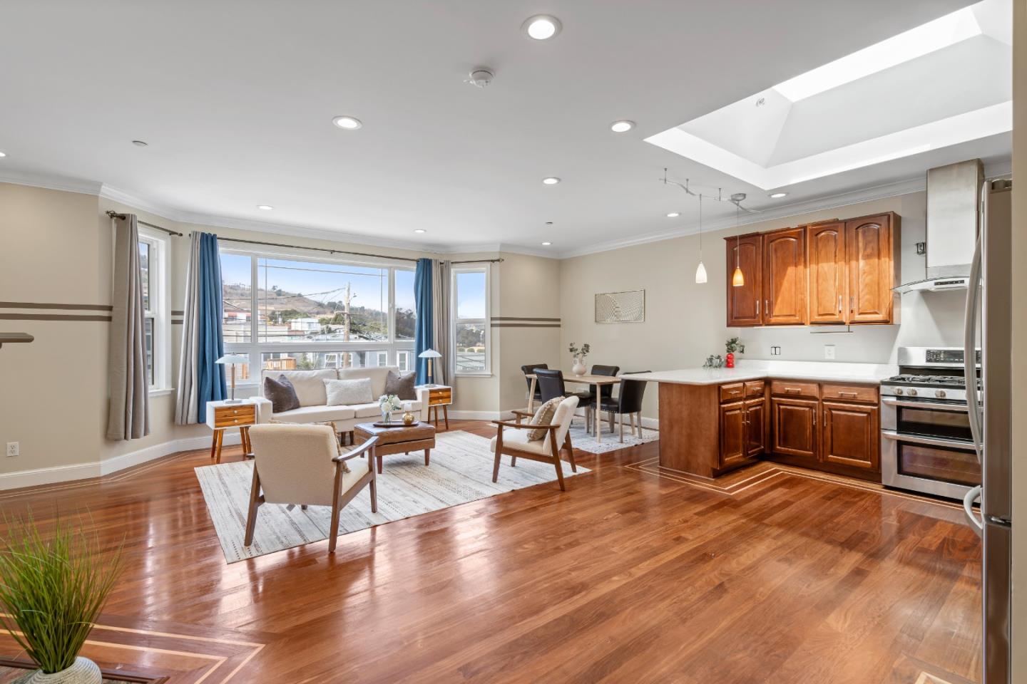 Front Image Thumbnail for ML82026292