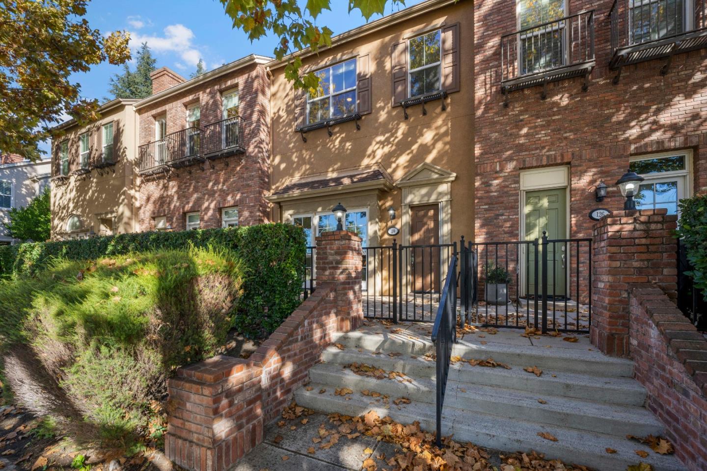 Front Image Thumbnail for ML82026328