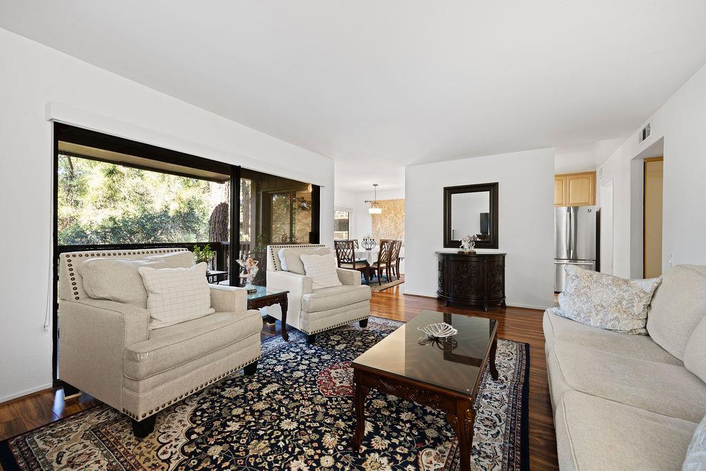 Front Image Thumbnail for ML82026337