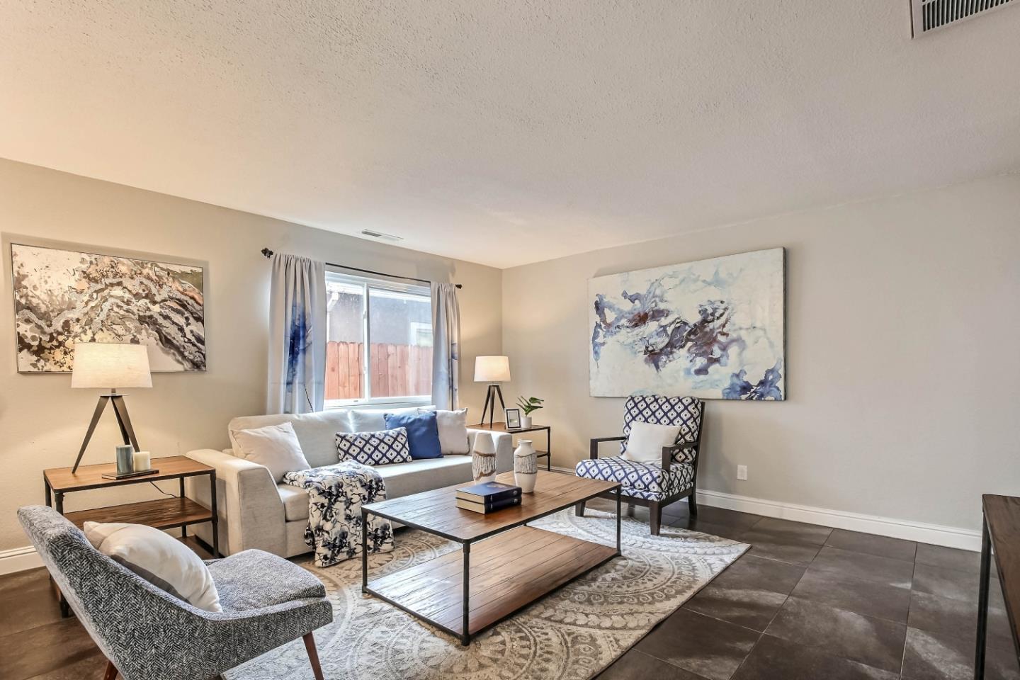 Front Image Thumbnail for ML82026339