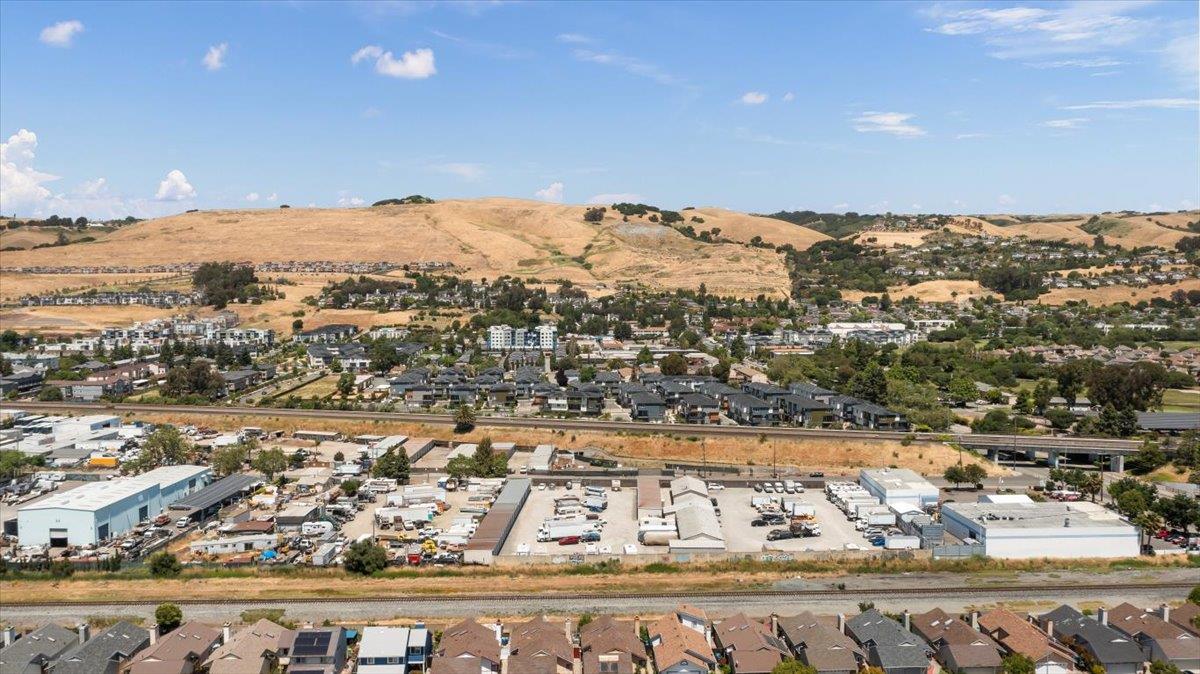 Front Image Thumbnail for ML82026342