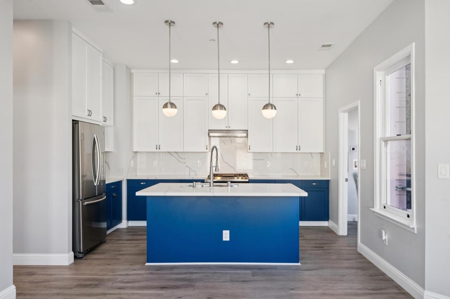 Front Image Thumbnail for ML82026398