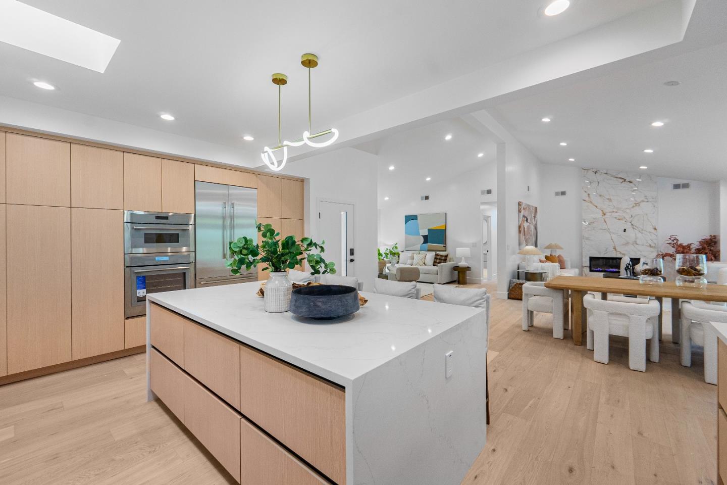 Front Image Thumbnail for ML82026455