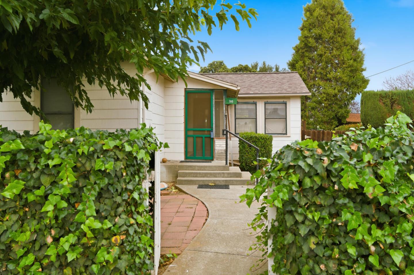 Front Image Thumbnail for ML82026475