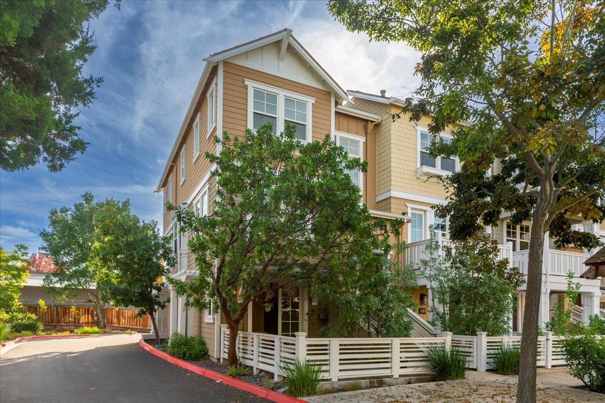 Front Image Thumbnail for ML82026501