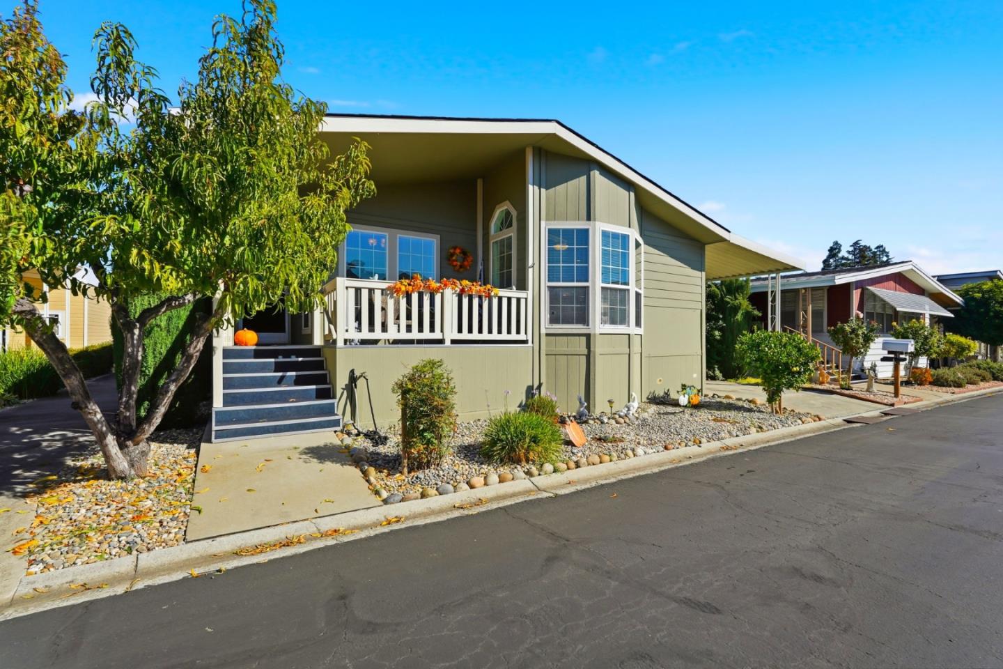 Front Image Thumbnail for ML82026502