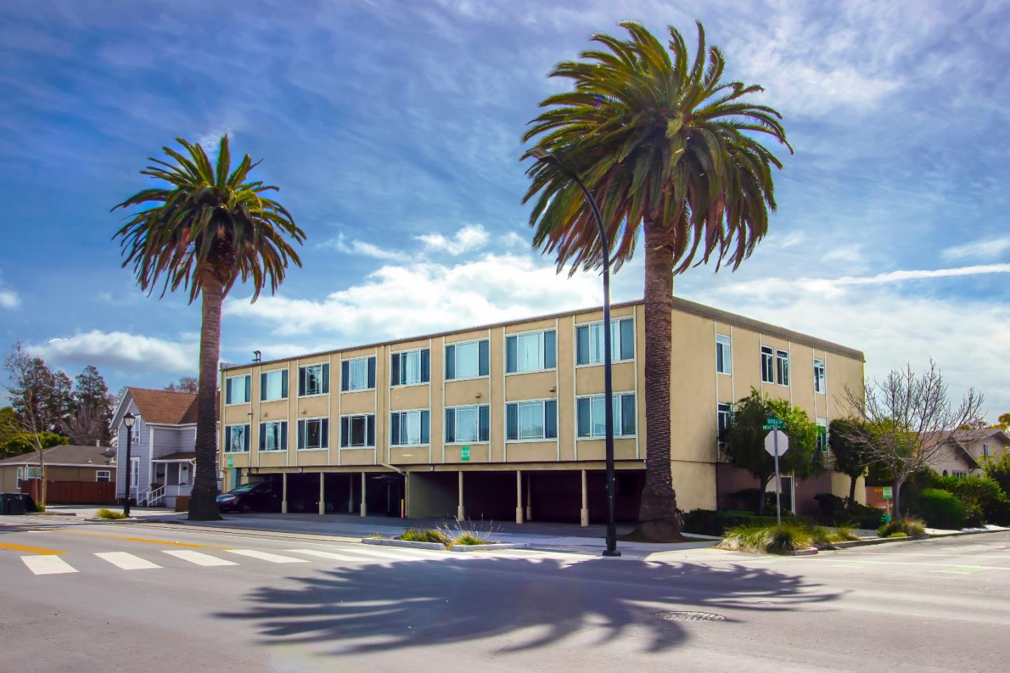 Front Image Thumbnail for ML82026575