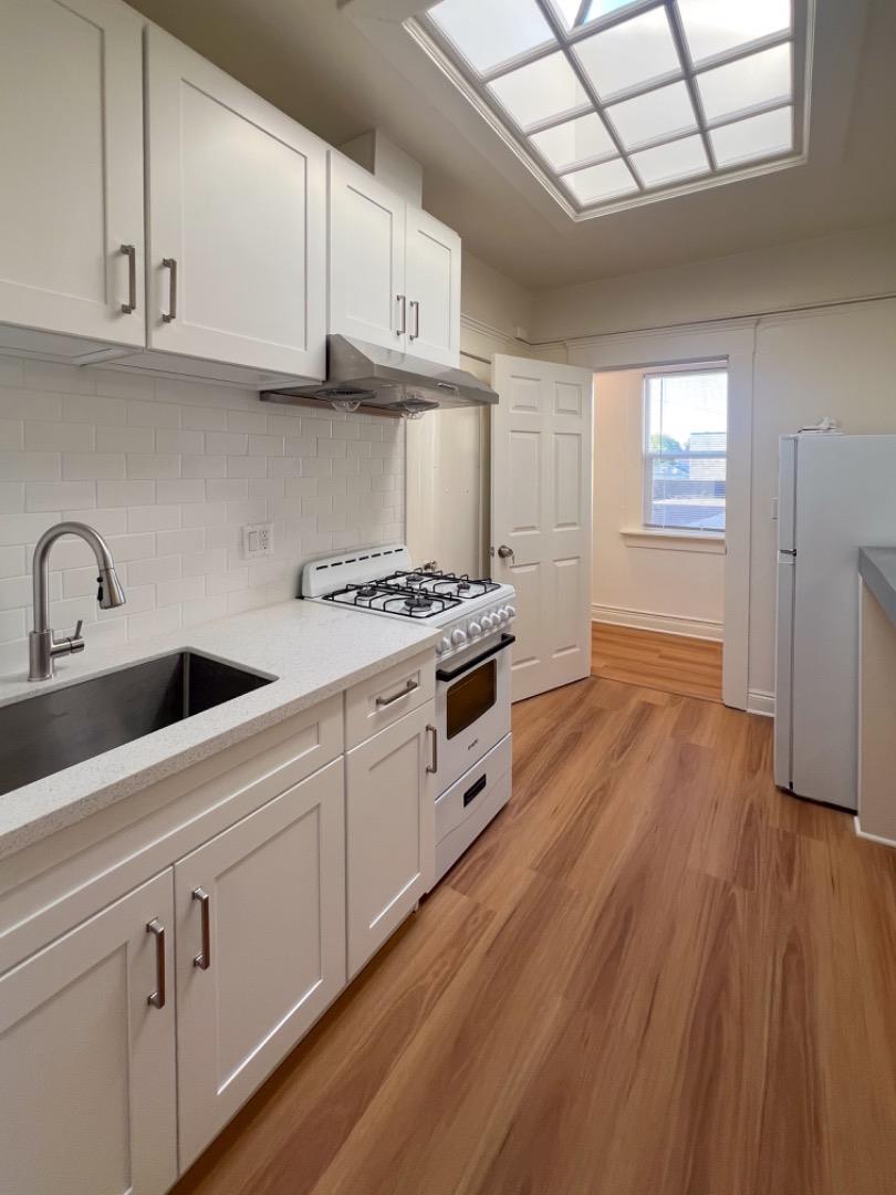 Front Image Thumbnail for ML82026595