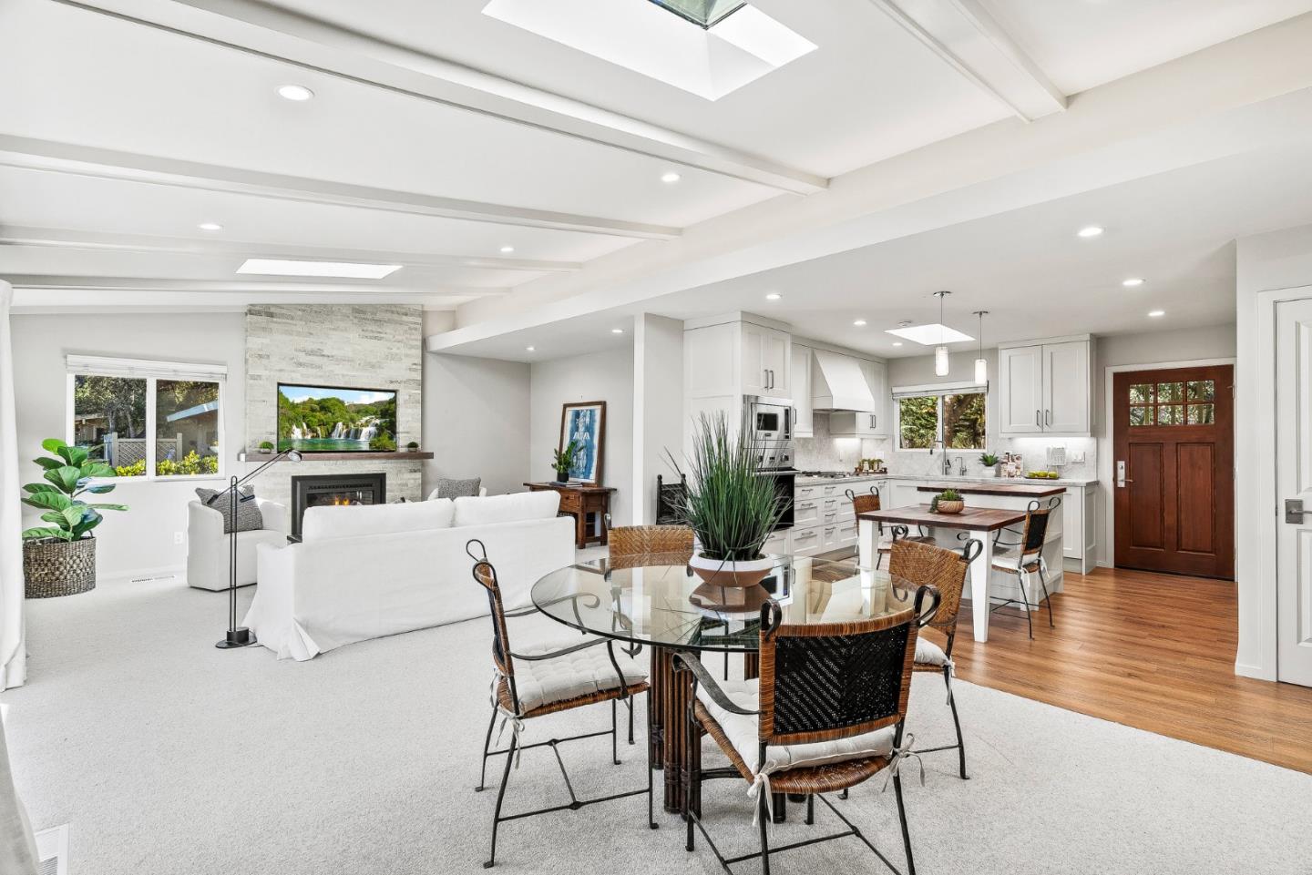 Front Image Thumbnail for ML82026605