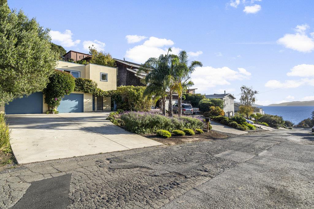 Front Image Thumbnail for ML82026616