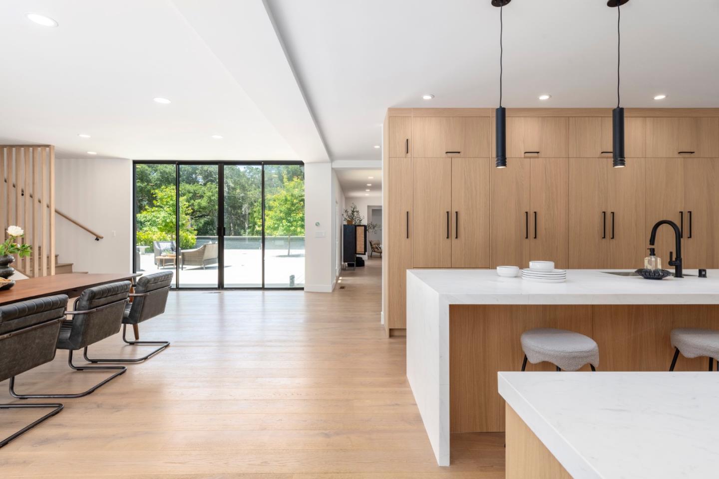 Front Image Thumbnail for ML82026700