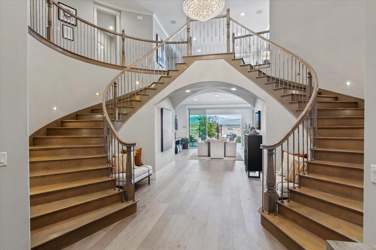 Front Image Thumbnail for ML82026718