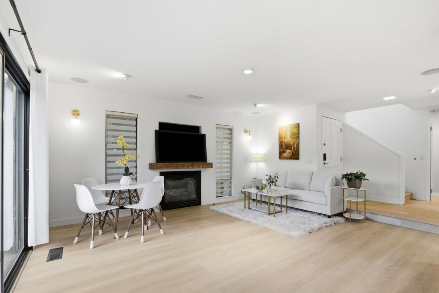 Front Image Thumbnail for ML82026793