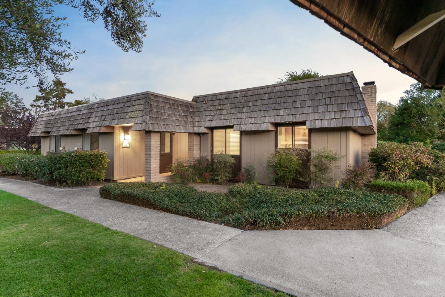 Front Image Thumbnail for ML82026839