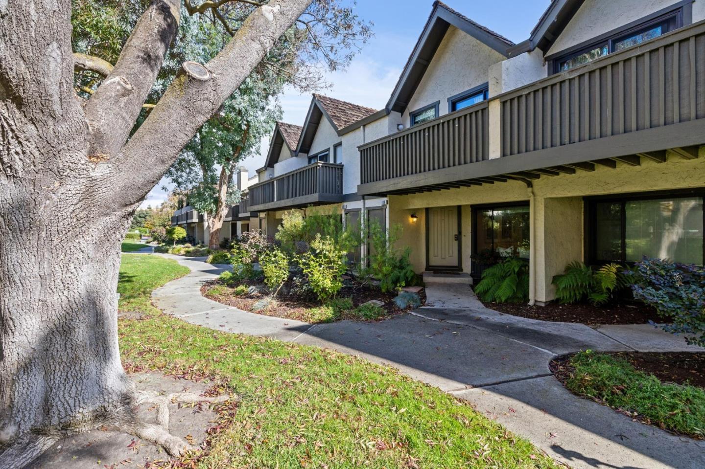 Front Image Thumbnail for ML82026930