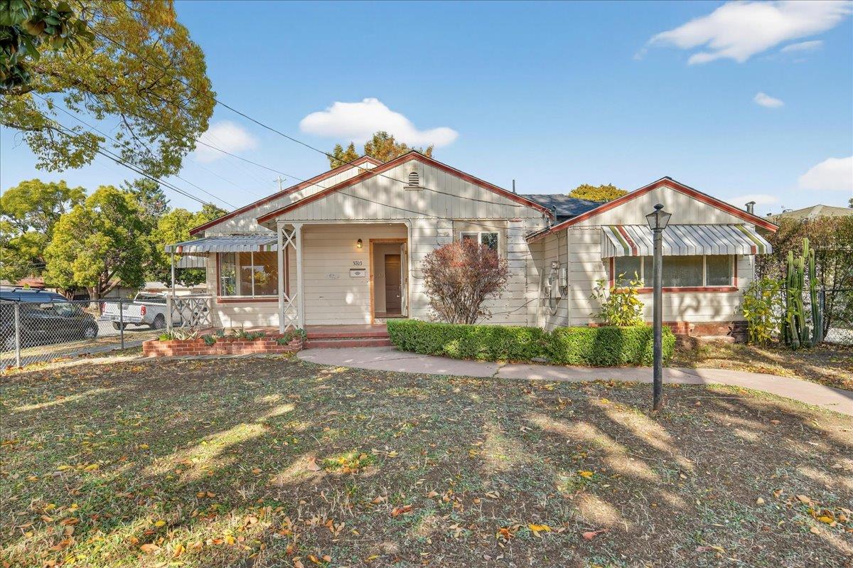 Front Image Thumbnail for ML82027003