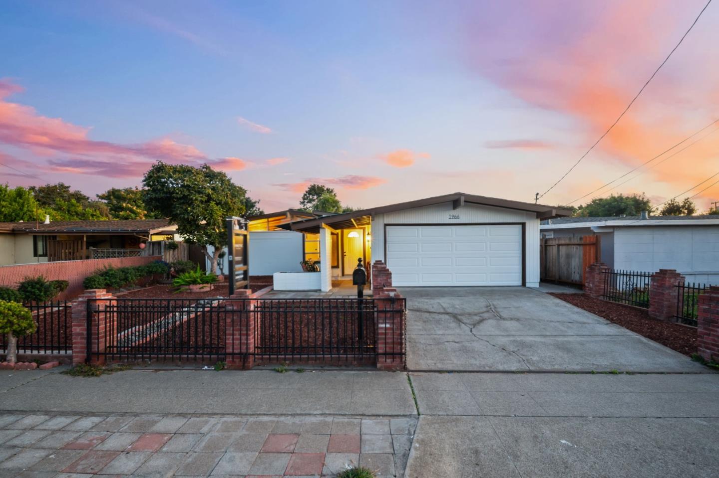 Front Image Thumbnail for ML82027008