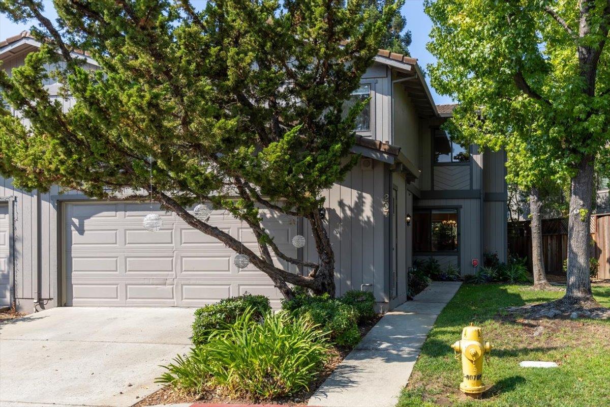 Front Image Thumbnail for ML82027103