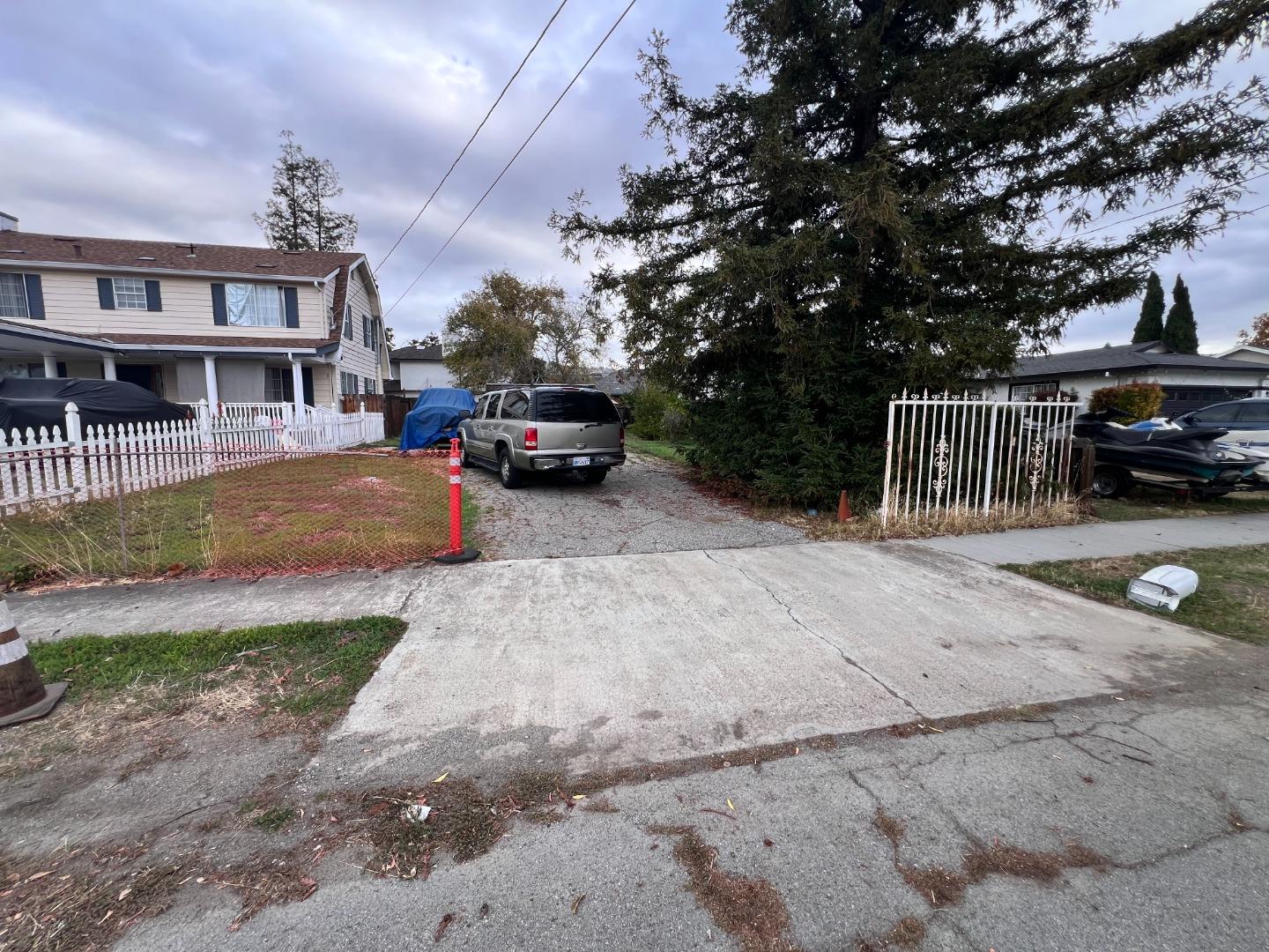 Front Image Thumbnail for ML82027202