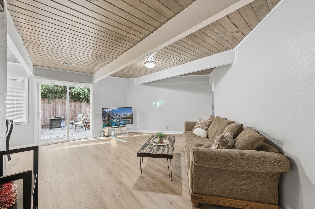 Front Image Thumbnail for ML82027219