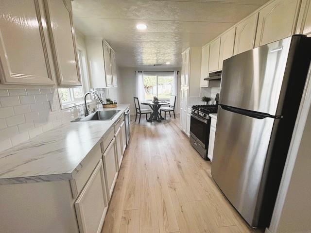 Front Image Thumbnail for ML82027235