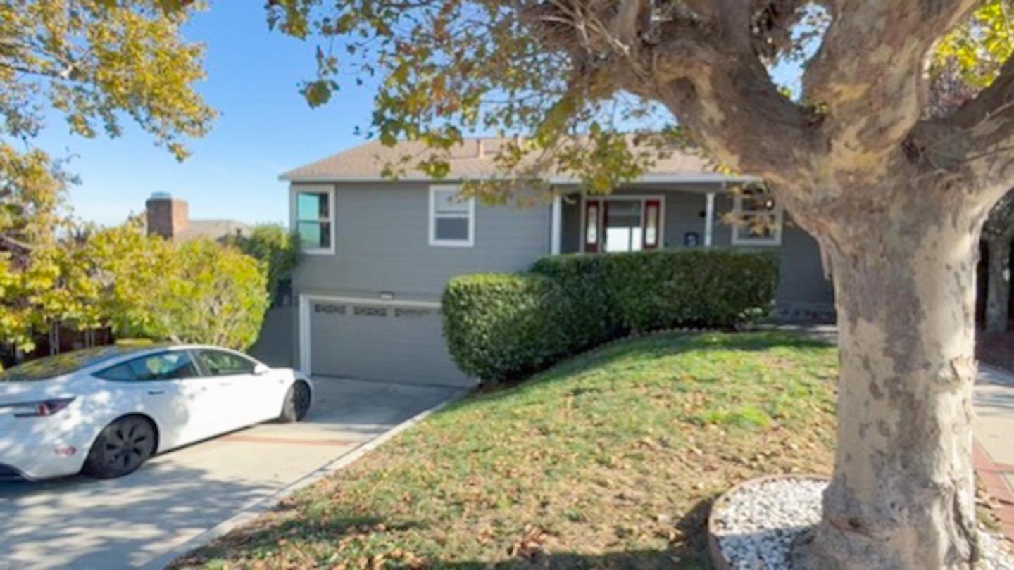 Front Image Thumbnail for ML82027236