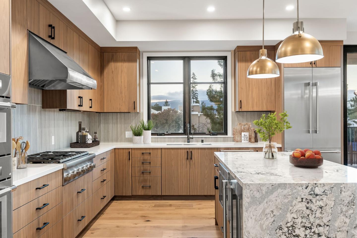 Front Image Thumbnail for ML82027336