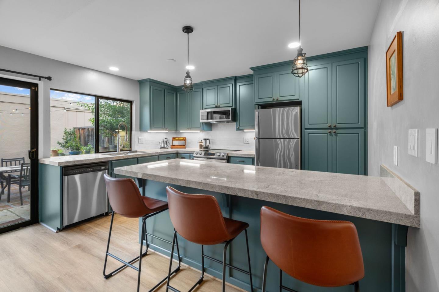 Front Image Thumbnail for ML82027436