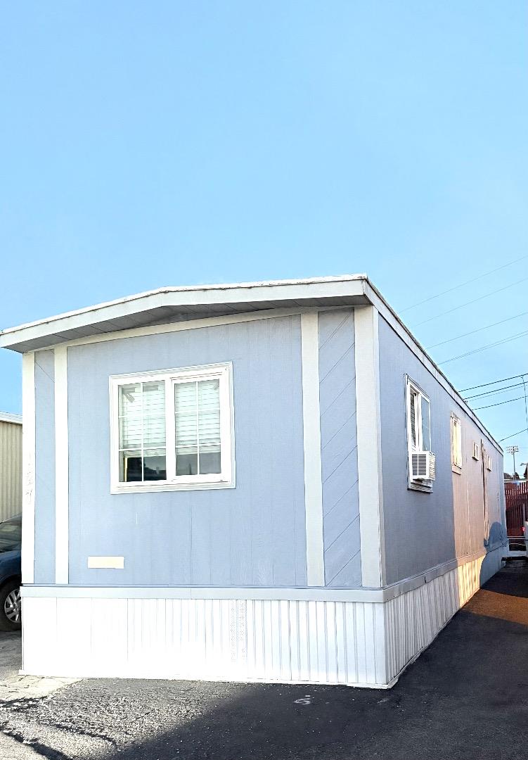 Front Image Thumbnail for ML82027446