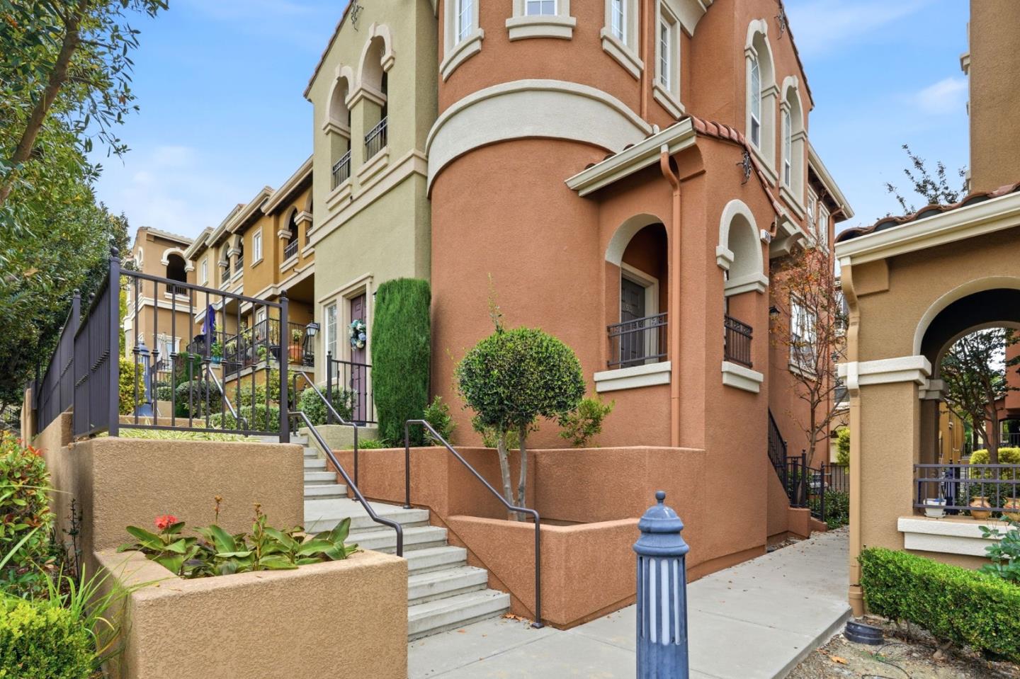 Front Image Thumbnail for ML82027466