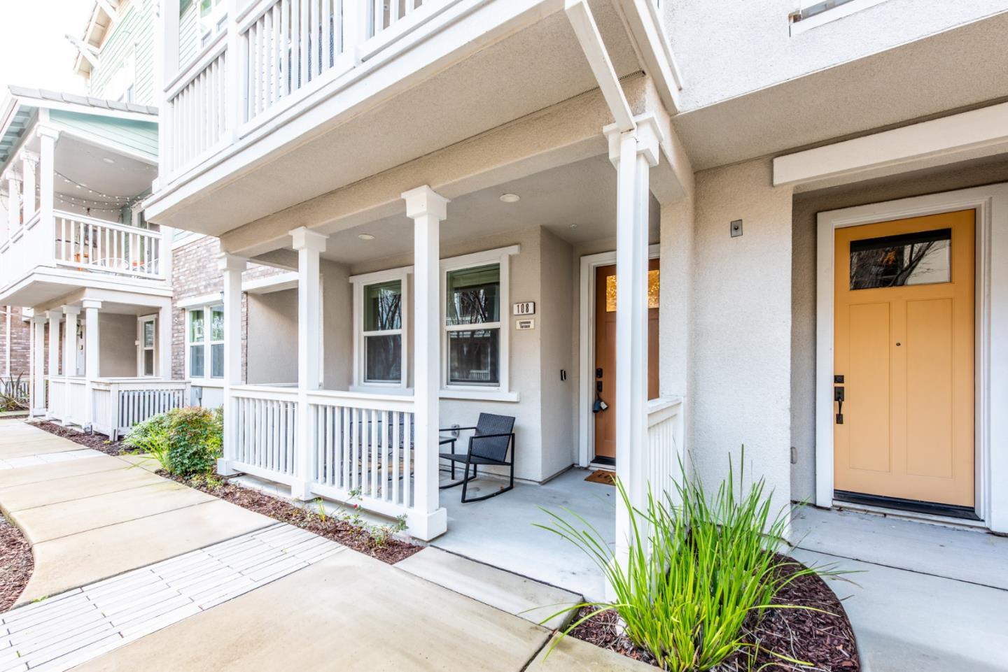 Front Image Thumbnail for ML82027475