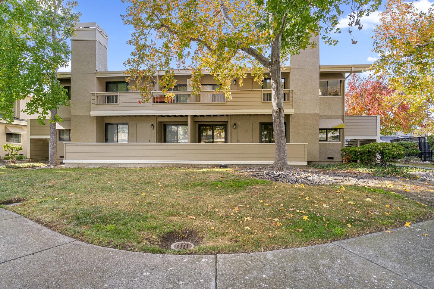 Front Image Thumbnail for ML82027527