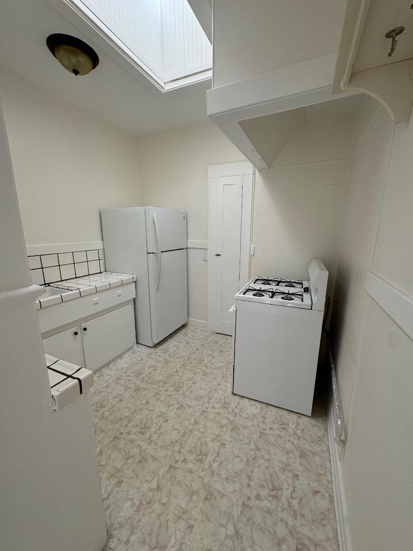 Front Image Thumbnail for ML82027530