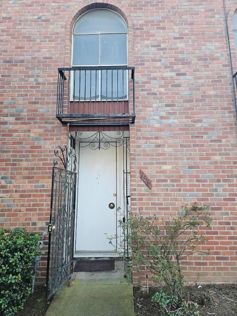 Front Image Thumbnail for ML82027541