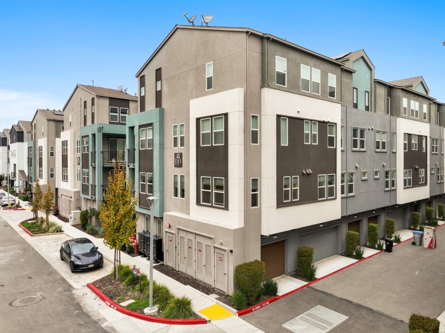 Front Image Thumbnail for ML82027574