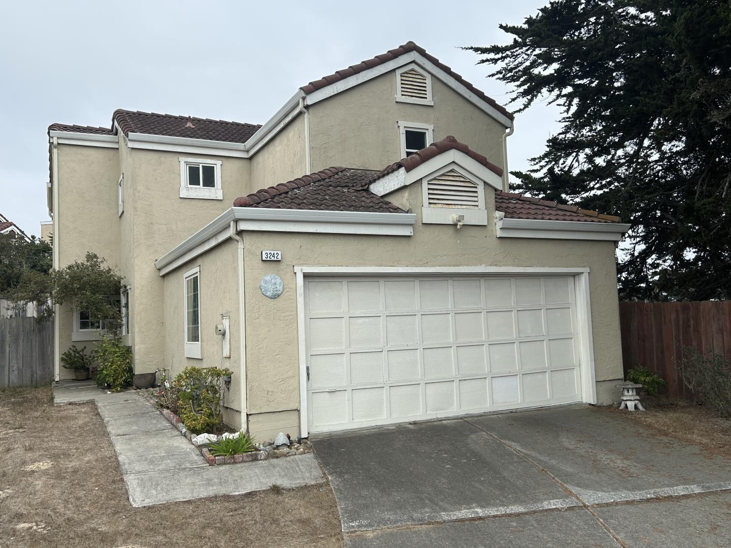 Front Image Thumbnail for ML82027604