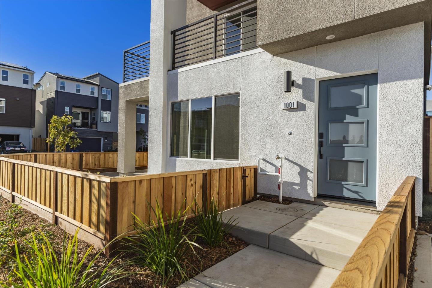 Front Image Thumbnail for ML82027630