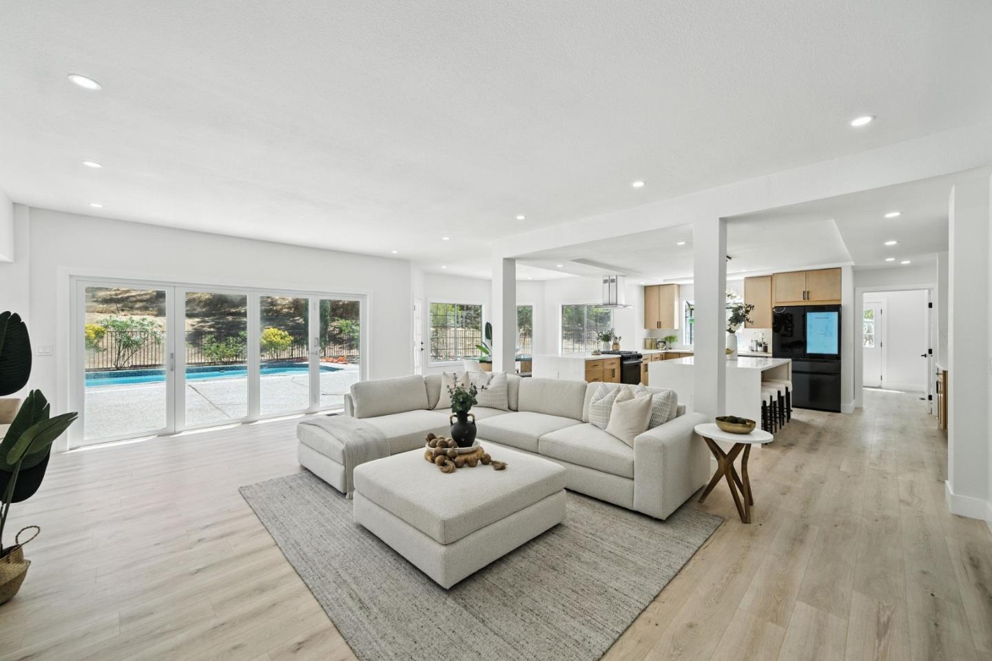 Front Image Thumbnail for ML82027632