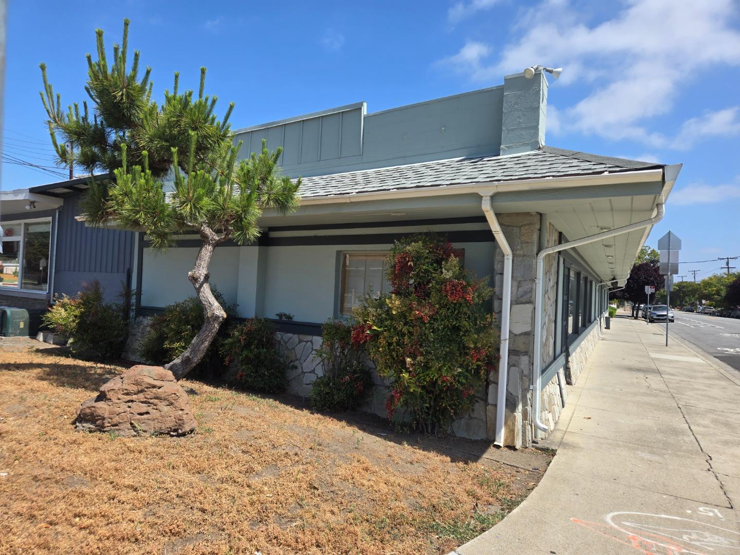 Front Image Thumbnail for ML82027704