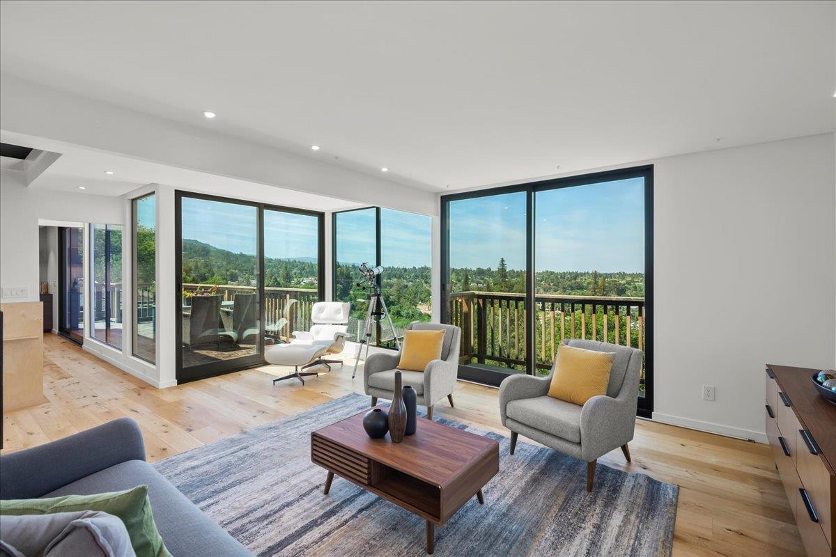 Front Image Thumbnail for ML82027713