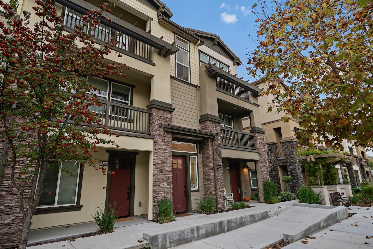 Front Image Thumbnail for ML82027734