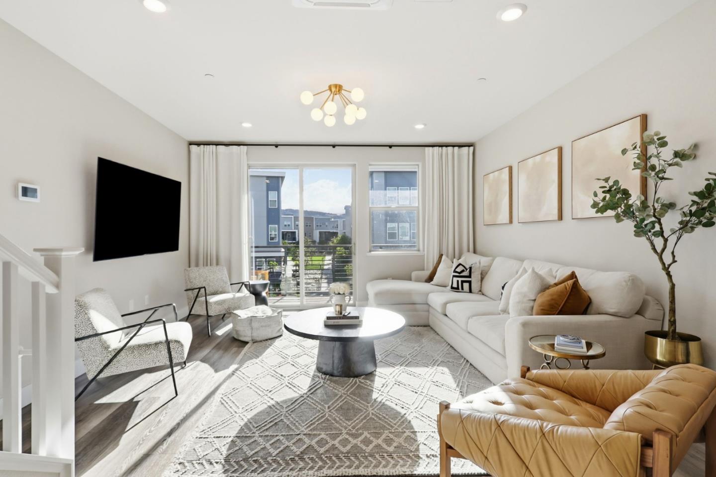 Front Image Thumbnail for ML82027776