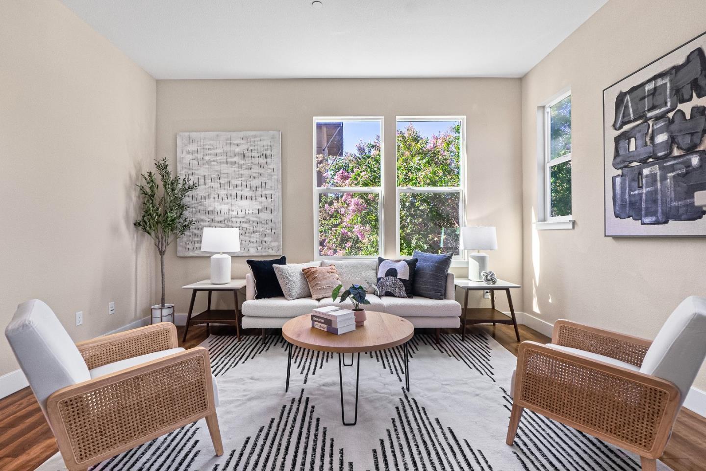 Front Image Thumbnail for ML82027781