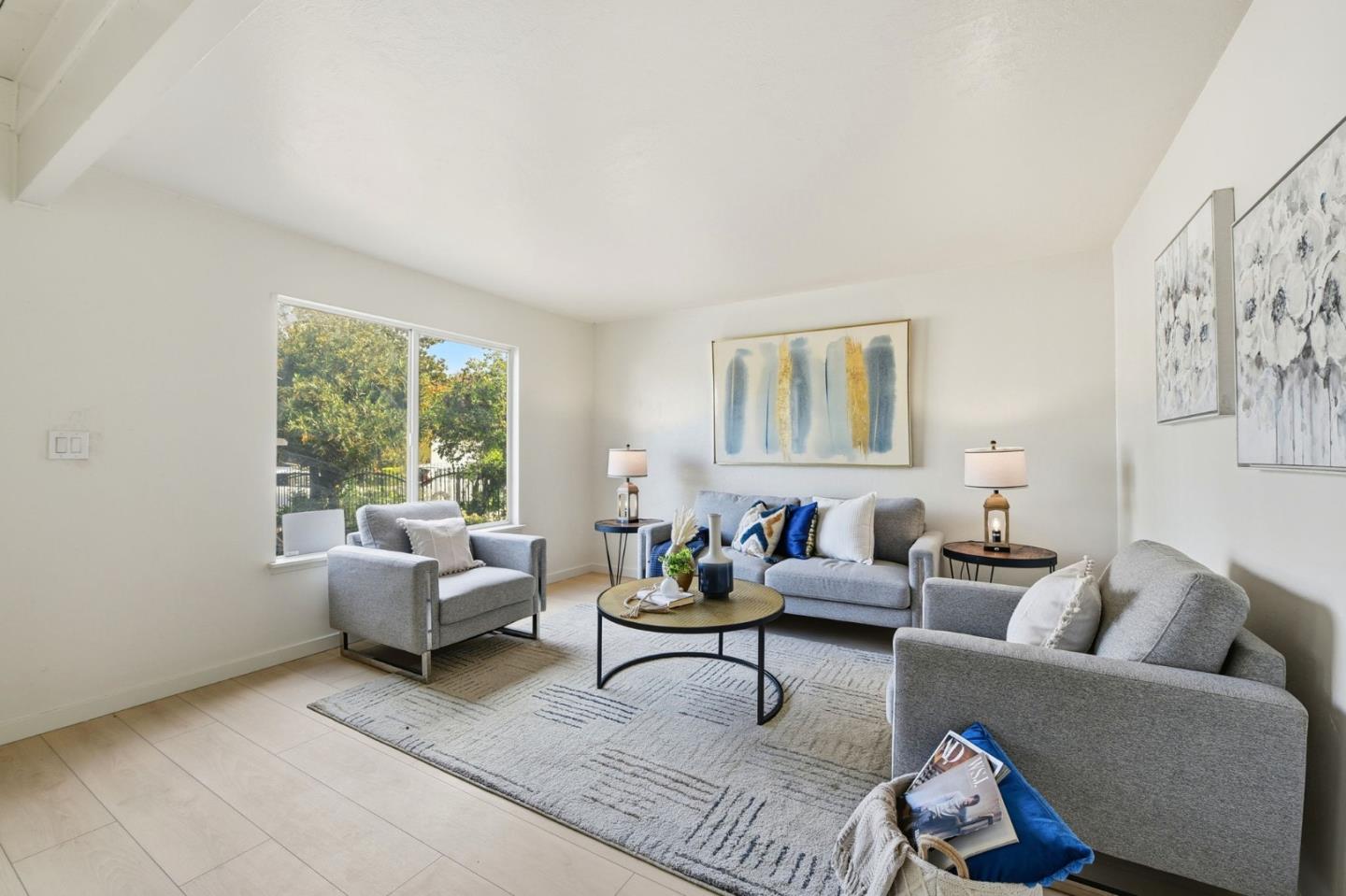 Front Image Thumbnail for ML82027860