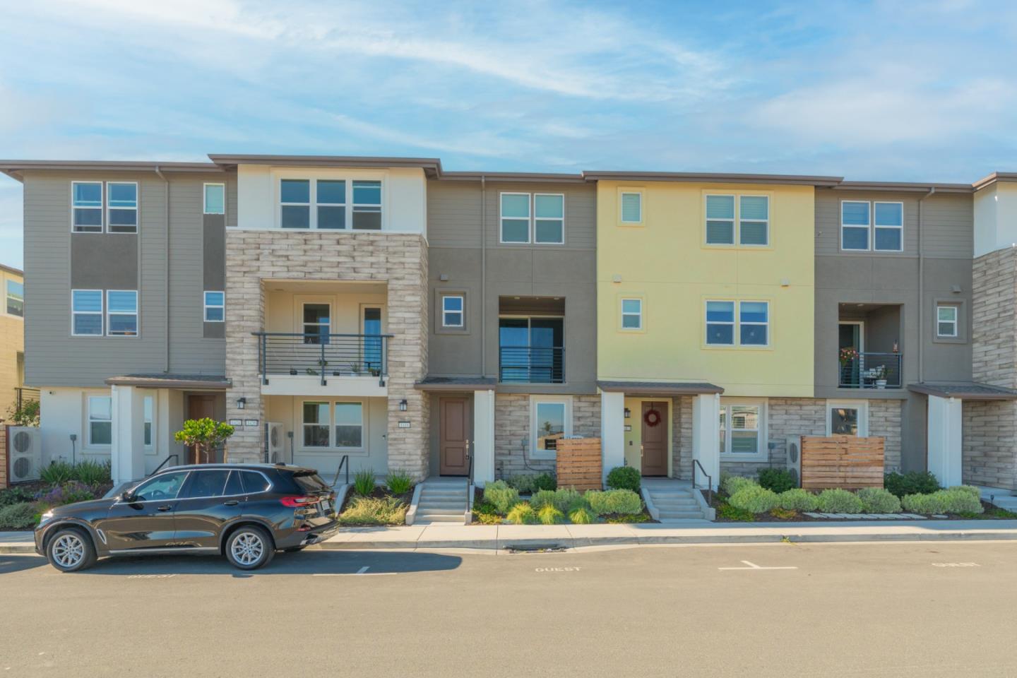 Front Image Thumbnail for ML82027894