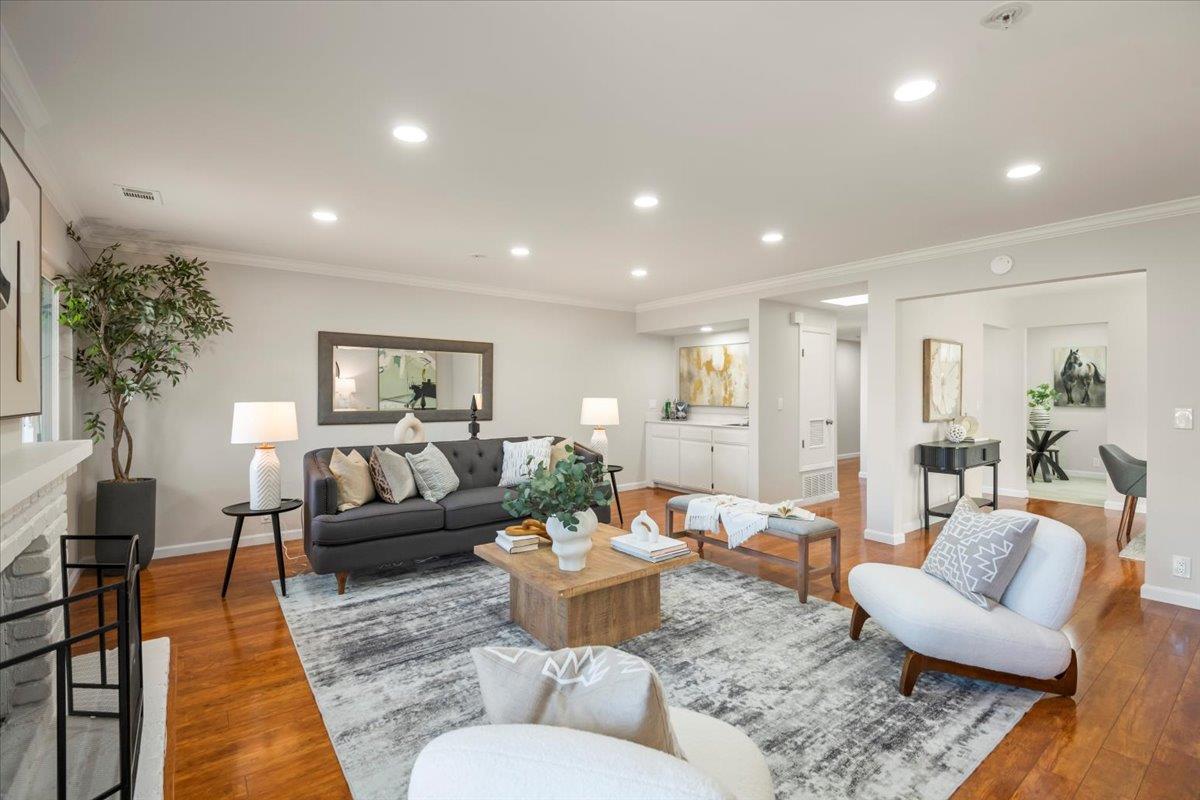 Front Image Thumbnail for ML82027987