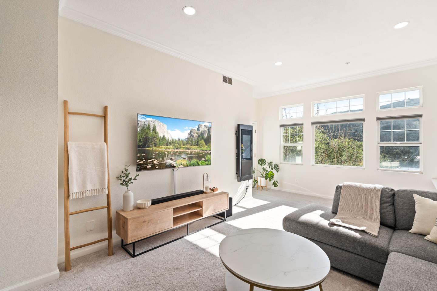 Front Image Thumbnail for ML82028008