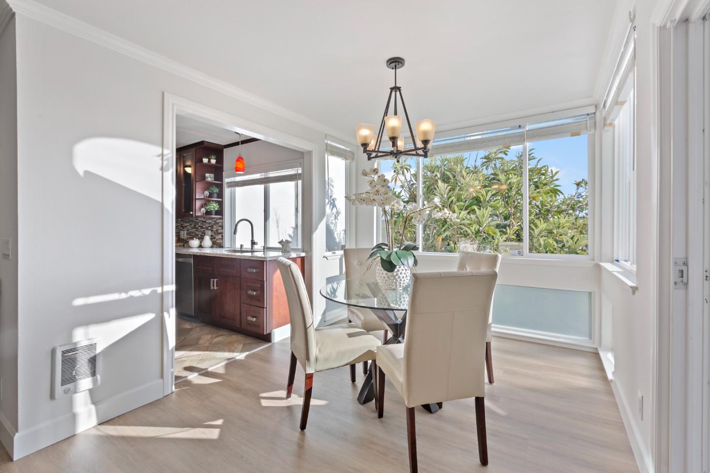 Front Image Thumbnail for ML82028009